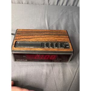 Vintage Spartus Clock Radio Model #1108 Works Great